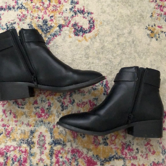 Steve Madden Distinct ankle Booties - Picture 4 of 7